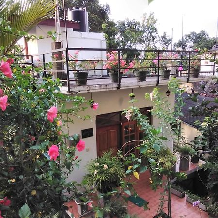 Araliya Home Stay Kandy Buitenkant foto