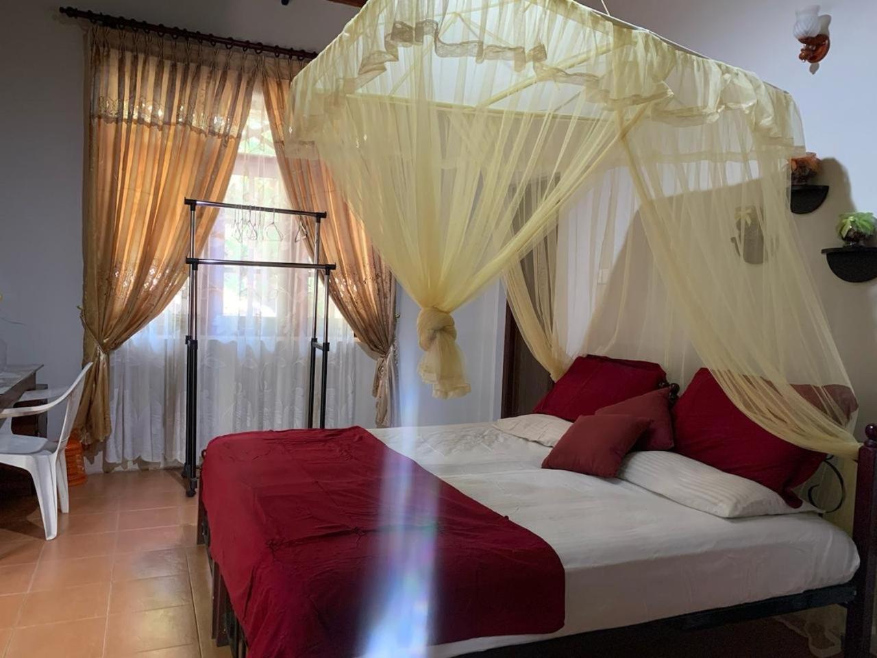 Araliya Home Stay Kandy Buitenkant foto