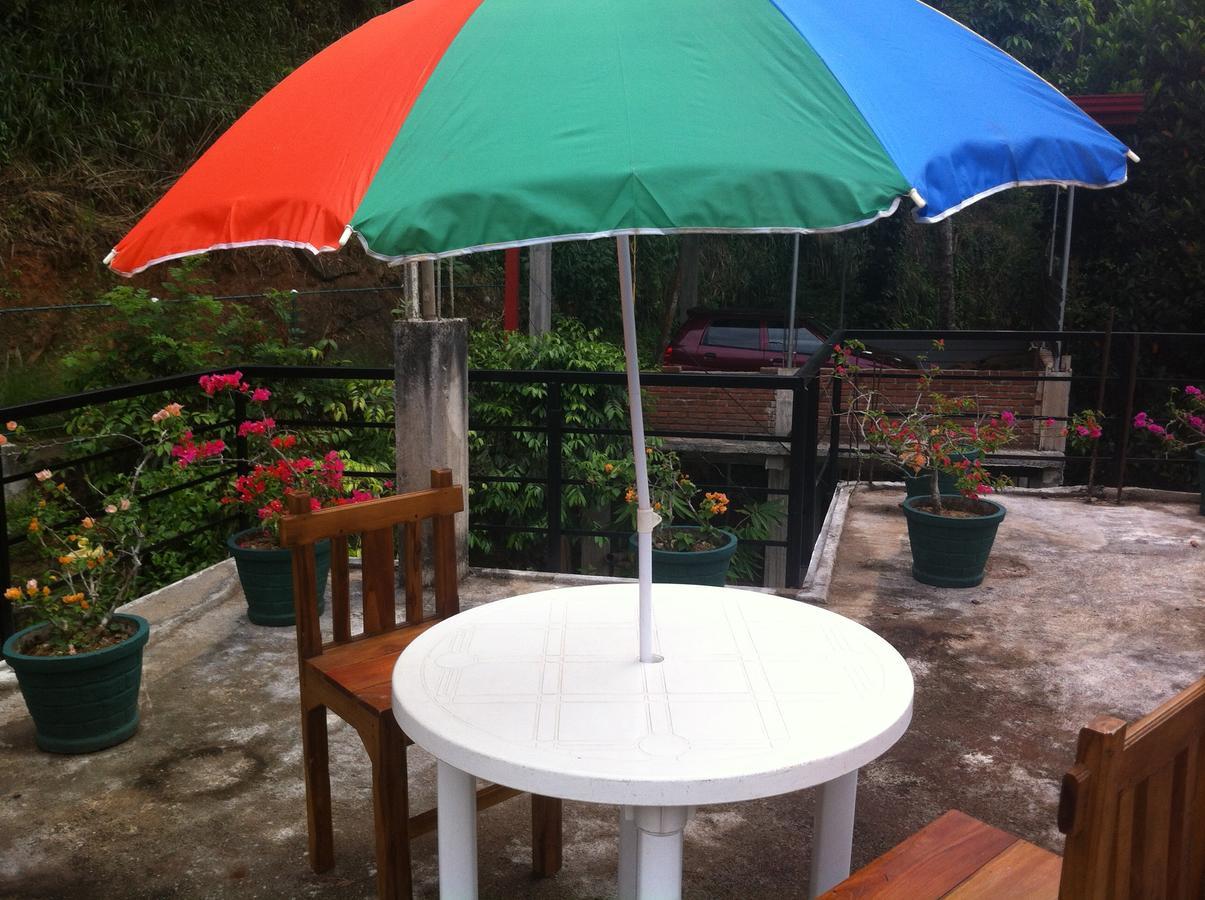 Araliya Home Stay Kandy Buitenkant foto
